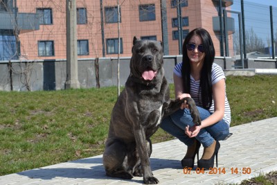 Сёмочка с подругой дочери)с ним фоткались все,у него было много фанатов,он никогму не отказывал во внимании)